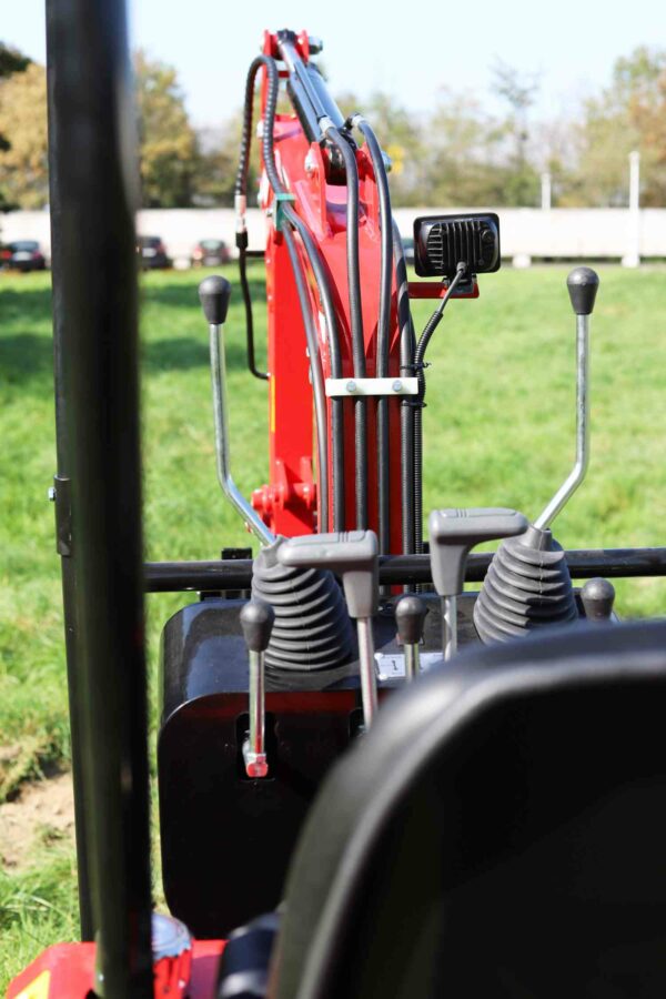 Mini Bager dizel DKB880 + 3 dodatna alata!