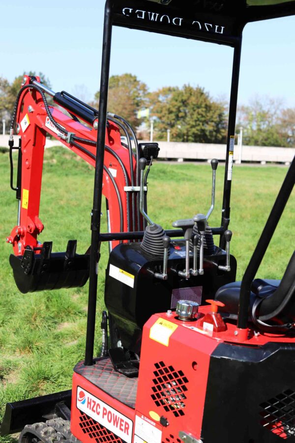 Mini bager dizel DKB881 + 3 dodatna alata!